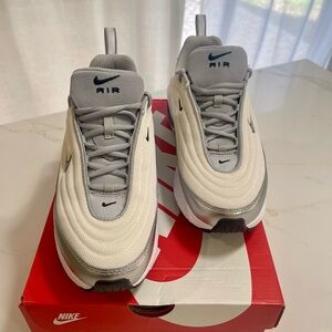 Nike Air Max Portal SE Women’s 8.5 size